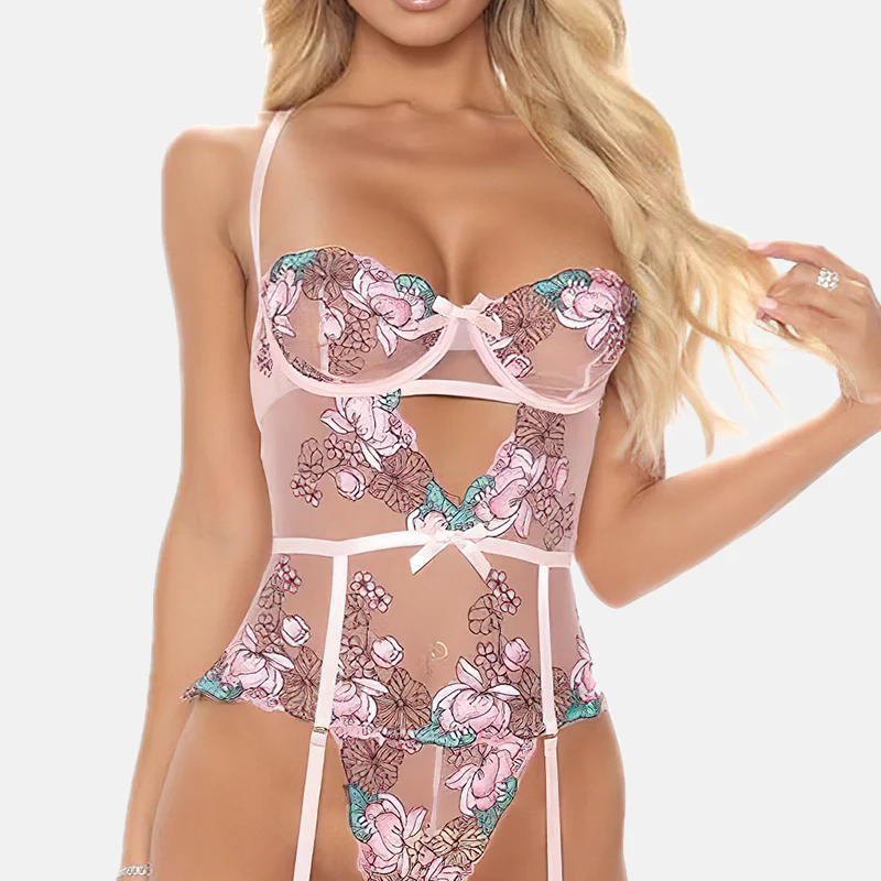 Guêpière rosa pastel con pequeños lazos y encaje floral – Lencería dulce, sexy y femenina con ligueros y tanga a juego