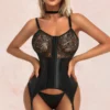 Guêpière de satén negro elegante con diseño corset y ligas para mujer
