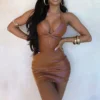 Vestido corset de cuero marrón para mujer elegante