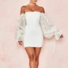 Vestido blanco corto con efecto corset – prenda elegante y fresca para eventos veraniegos y looks juveniles