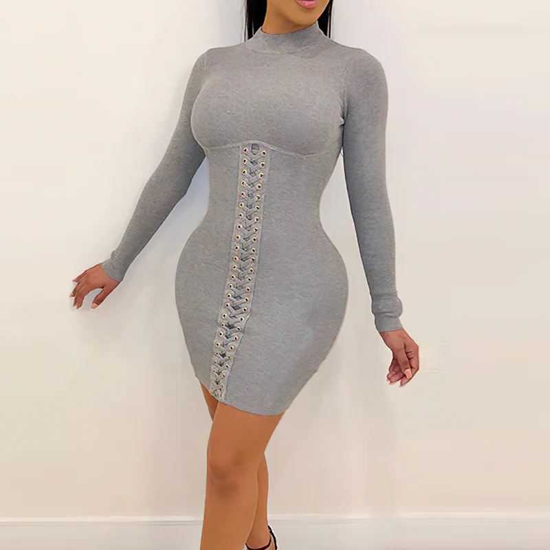 Vestido gris con corset y manga larga – diseño elegante para otoño e invierno, ideal para eventos y cenas sofisticadas